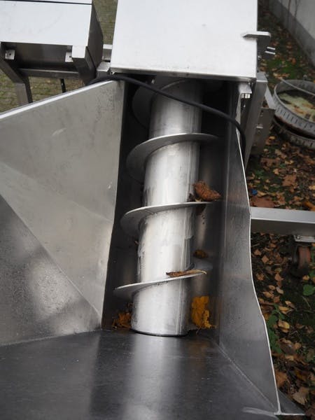 Detail of Inclined screw conveyor technology 